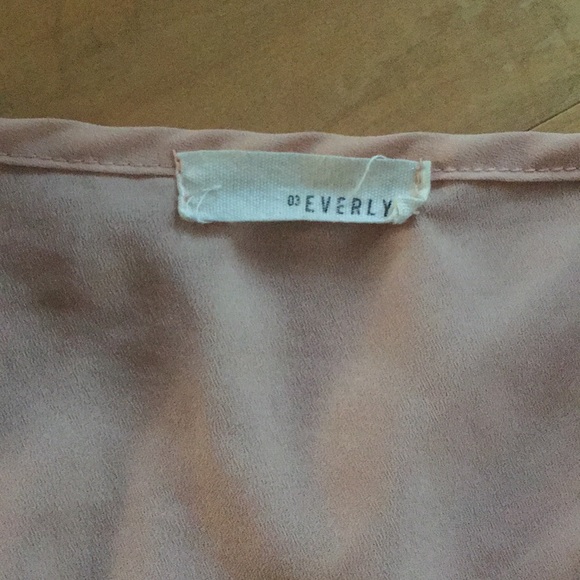 blouse - Picture 2 of 2